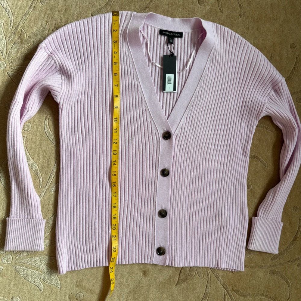 NWT, Banana Republic Lilac V-Neck Ribbed Button Down Cardigan Sweater, Size L - Picture 7 of 7